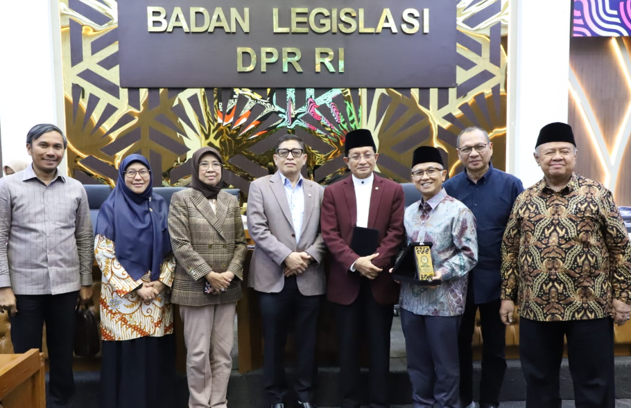 Kemenag Dorong Perbaikan UU Guru dan Dosen: Guru Madrasah Harus Dapat Perlakuan Adil!